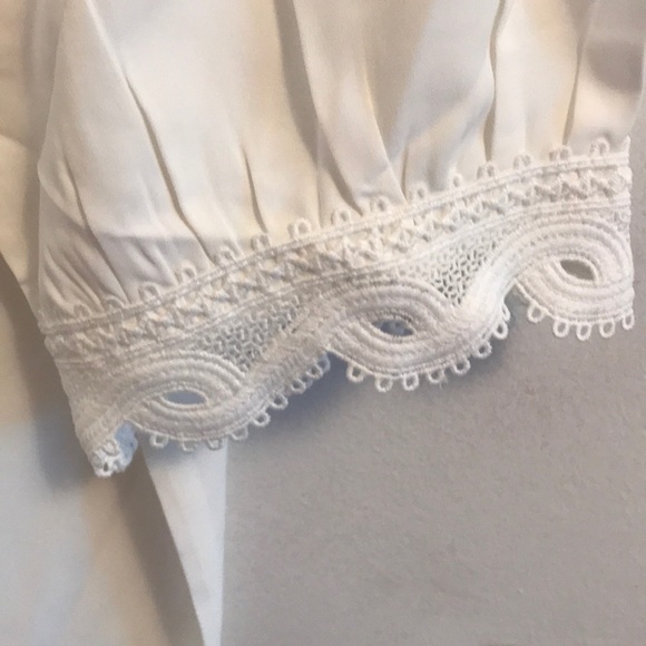 White blouse - Picture 3 of 5